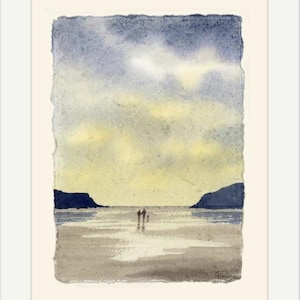 Dipinto originale ad acquerello su carta fatta a mano, coppia e cane a Porth Dafarch, romantica opera d'arte sulla spiaggia montata per adattarsi a una cornice da 12 x 10 pollici