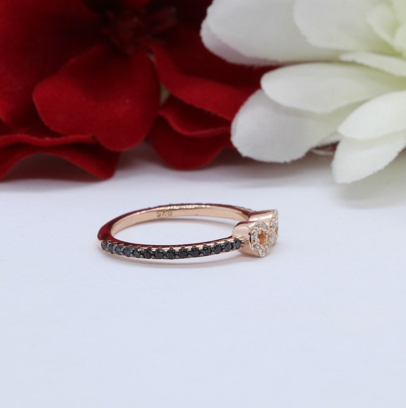 Valentines, Infinity Petite Dainty Fashion Infinity Ring Round Simulated Diamond Black CZ Rose Gold Solid 925 Sterling Silver