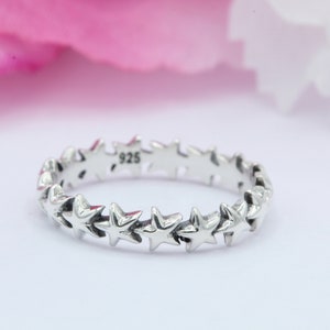 Anillo de eternidad con estrella de plata de ley oxidada, banda de 4 mm