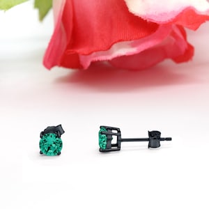 Solitaire Stud Post Earring Round Emerald Green Simulated Rose Tone Plated 925 Sterling Silver Solitaire Stud Post Earring Round Emerald Green Simulated Rose Tone Plated 925 Sterling Silver