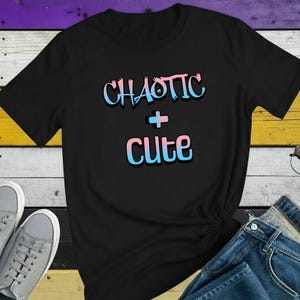 Camiseta sutil y divertida para el orgullo trans: una camiseta con un mensaje alegre.