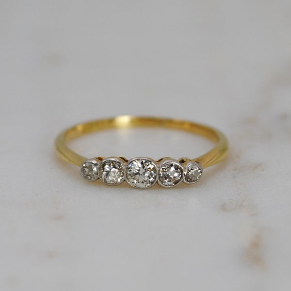 Vintage 18ct Gold and Diamond ring