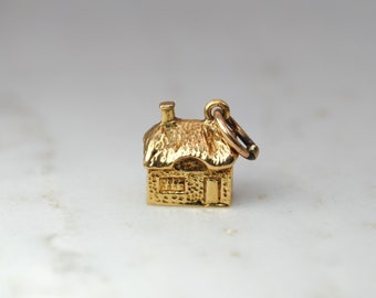 Vintage 9ct gold house charm