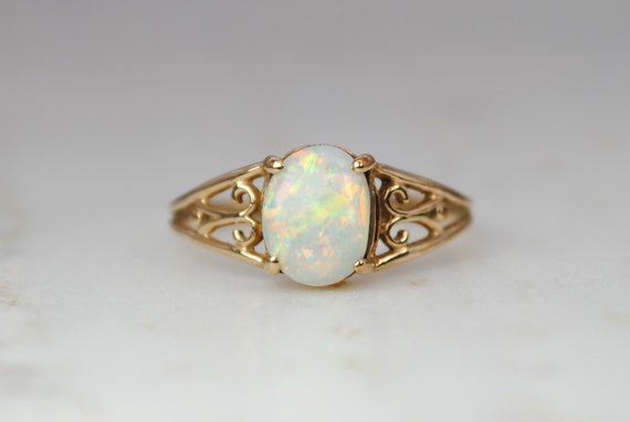 Vintage 9ct gold and opal ring - image 5