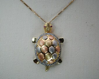Vintage 14ct gold tortoise pendant