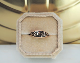 Vintage 14ct rose gold ring with enamel