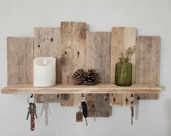 Offset pallet wood shelf with key ring – Eco-friendly pocket emptier