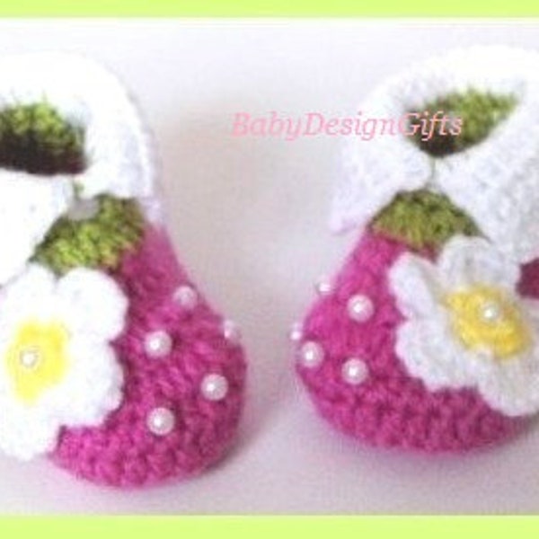 Baby Shoes, Baby Girl Shoes, Baby Booties, Coming Home Shoes, Newborn Girl Shoes, Baby Gift, Baby Shower Gift, Baby Shoes Crochet Strawberry