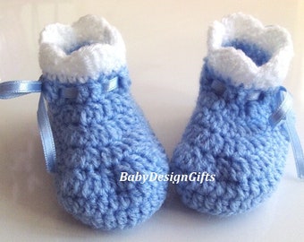 Crochet chaussures bébé, chaussons nouveau-né, cadeau pour bébé, chaussures bébé baptême, bottes bébé garçon