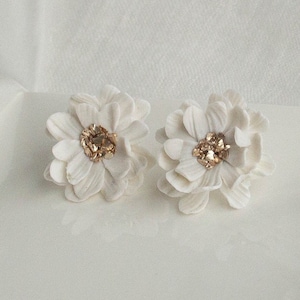 Bridal Floral Earrings; Large white Flower Earrings; Wedding Jewellery; Large Drop earrings; White and Gold Earrings; Gift for Bride