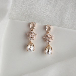 Bridal Statement Earrings Wedding Earrings Crystal Earrings Pearl Earrings Dangle Earrings Gift for Bride Bride Earrings image 2