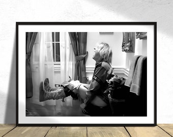 Dumb and Dumber B&W Bathroom Scene -  Black and White Movie Poster - Funny Toilet Scene Print Smile Wall Art Harry Dunne Poster Jeff Daniels