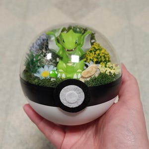 PokePal | Scyther 4&quot; Poké Ball Terrarium