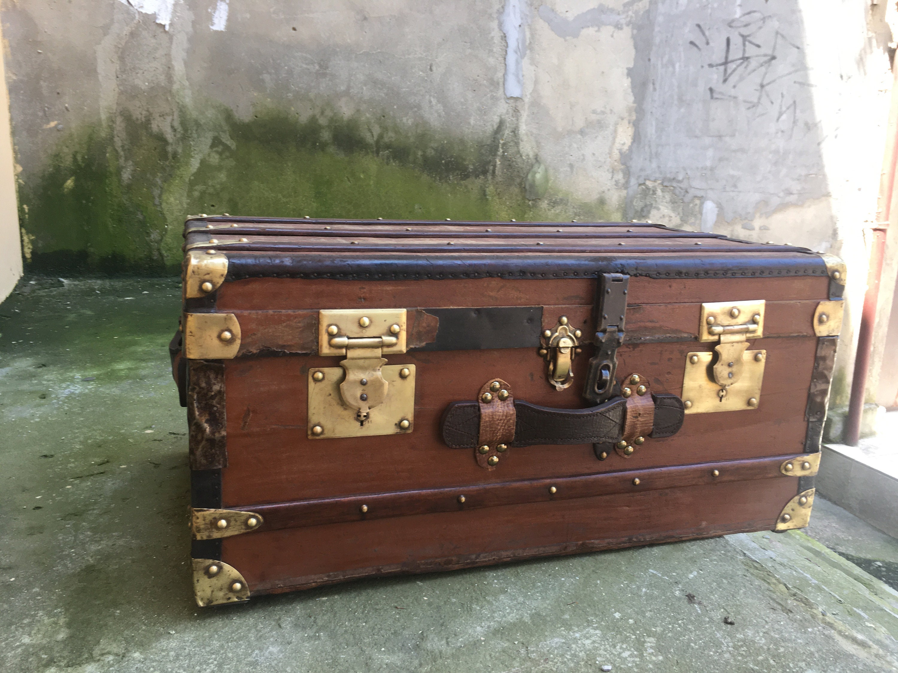 Antique French Steamer Trunk “Aux Etats Unis” – Object Quality