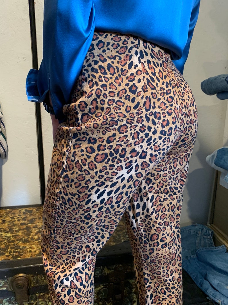 1980s High Waisted Cropped Leapord Print Trousers