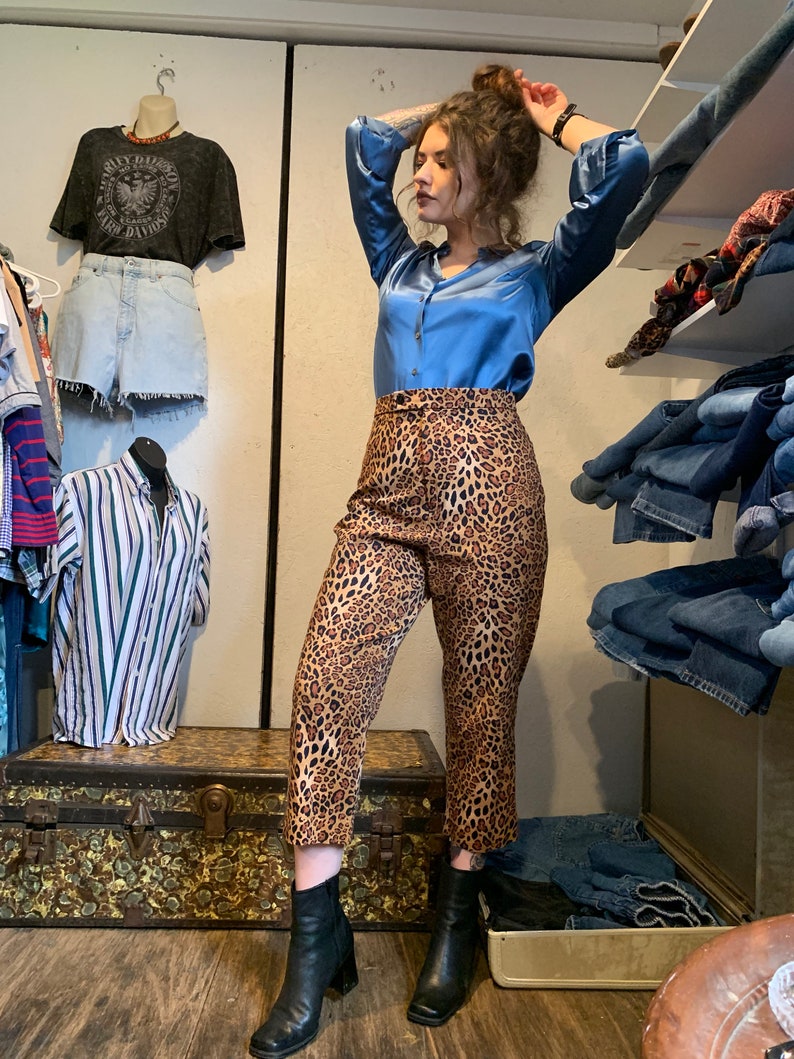 1980s High Waisted Cropped Leapord Print Trousers