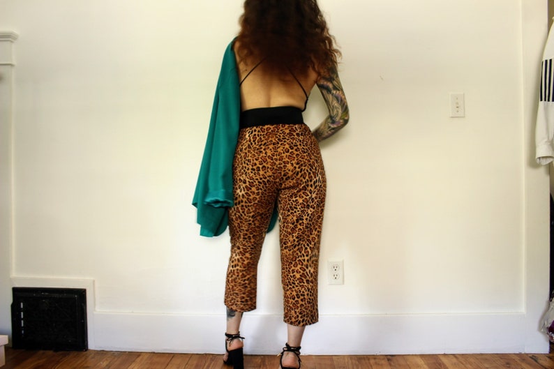 1980s High Waisted Cropped Leapord Print Trousers