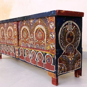 70% KORTING**Zeldzame Marokkaanse handgeschilderde opbergkist - vintage etnische koffer - boho chic decoratief meubilair - uniek ambachtelijk stuk