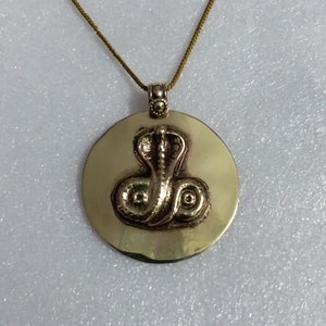 Handgemachte Messing Naag Devta Schlange Anhänger Halskette