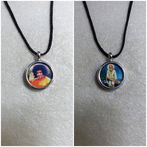 Handmade 92.5 Sterling Silver The Great Sant of India Blessing Satya Sai Baba And Shird Sai Baba Reversible Photo Print Glass Framed Pendant