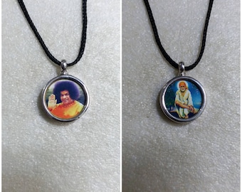 Handmade 92.5 Sterling Silver The Great Sant of India Blessing Satya Sai Baba And Shird Sai Baba Reversible Photo Print Glass Framed Pendant