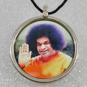 Handmade 92.5 Sterling Silver The Great Sant of India Blessing Satya Sai Baba Spiritual Guru Photo Print Glass Framed Unique Charm SilverPen