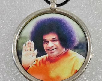 Handmade 92.5 Sterling Silver The Great Sant of India Blessing Satya Sai Baba Spiritual Guru Photo Print Glass Framed Unique Charm SilverPen
