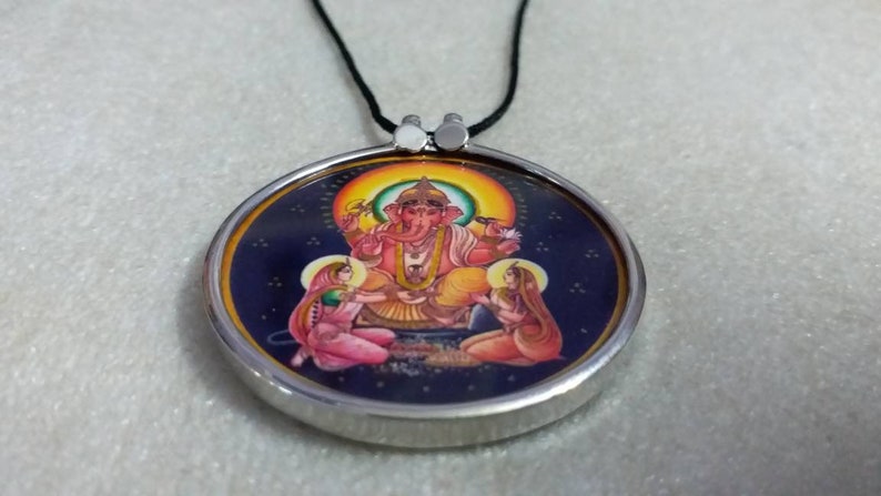 Ganesha-hängehalsband i sterlingsilver: Hinduiskt religiöst fototryck bild 4