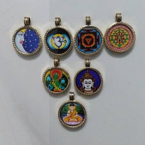 Stampa fotografica incorniciata in vetro di ottone giallo fatto a mano Stella di luna, Om, Kali Yantra, Lakshmi Yantra, Tara verde, Faccia di Taraa, Pendenti di Buddha Religiou7