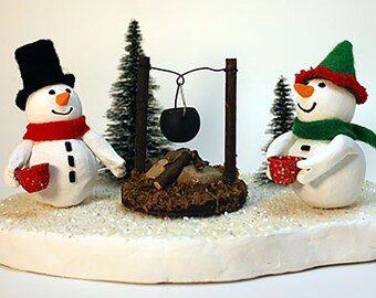 Mini Snowmen drinking Hot Chocolate, Christmas decor, Original handmade decor, Mantel decoration, Snowmen campfire