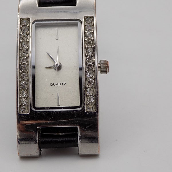 Montre Vintage /Montre Rectangulaire/Montre Quartz Femme/Bracelet Cuir/Pierre Swarovski/Années 80/Idée Cadeau/Anniversaire/Collection.