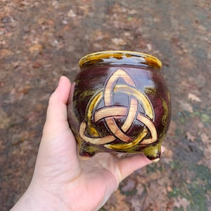 Triquetra Cauldron