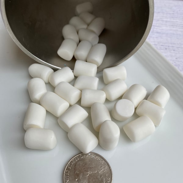 Faux Marshmallows, Realistic Marshmallows, Candy Cabochons, Fake Food Pieces, Dollhouse Figurine, Tumbler Topper Pieces