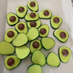 Faux Fruit, Realistic Avocado Pieces Wedges Slices, Cabochons, dollhouse, Artificial Food Slices