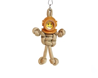 Deep-Sea Diver Zipper Pull, Keychain, Deep Sea Diver Gift, Bag Charm, Backpack Accessories, Paracord Buddy