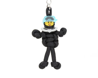 Scuba Diver, Female Paracord Keychain, Zipper Pull, Scuba Diver Gifts, Scuba Gear Bag Charm, Backpack Accessories, Paracord Buddy