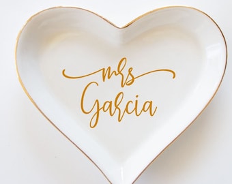 PERSONALIZED GIFT Wedding Ring Dish Gold Dish Engagement ring holder dish Anniversary Gift Personalized Ring Dish for Bride Wedding Gift
