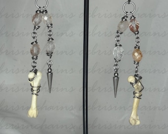 Kolczyki ze stali nierdzewnej z kwarcu ognistego i kości udowej szczura