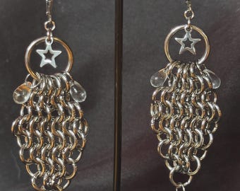 Kolczyki z kolczugą w kształcie gwiazdek