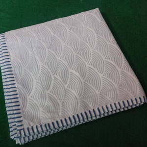 Handmade Wave Pattern Cotton Dohar: Queen Size AC Quilt