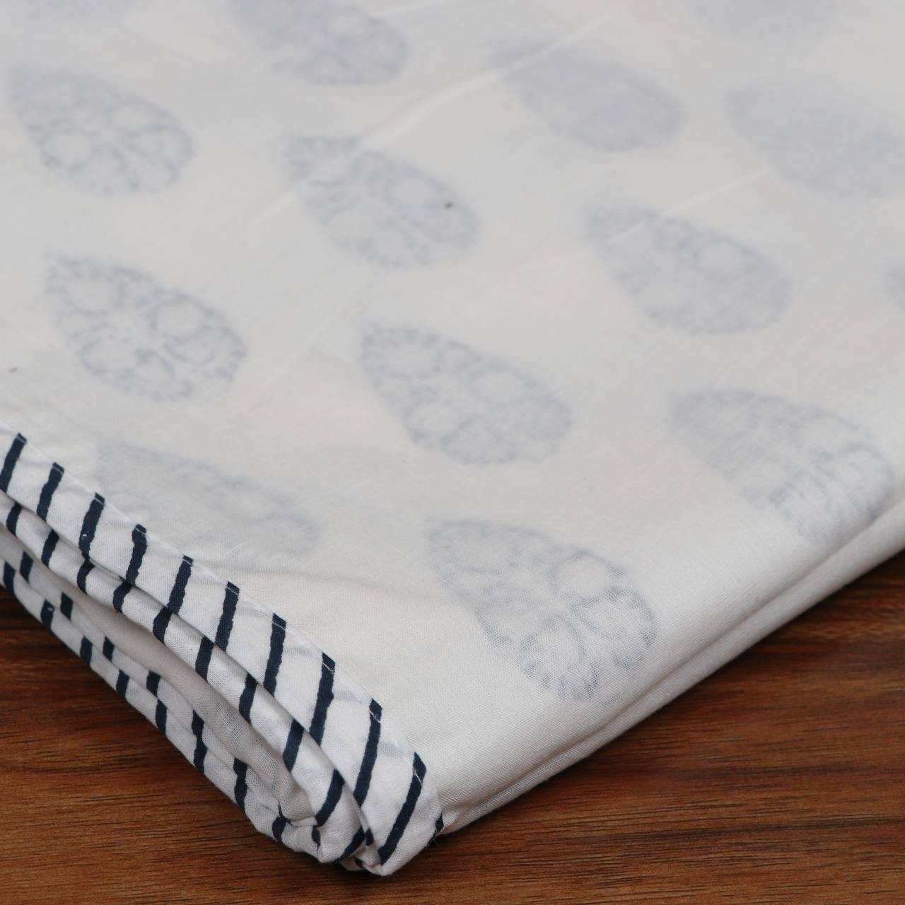 Handmade Jaipuri Cotton Quilt: Lightweight Indian Dohar - Queen Size