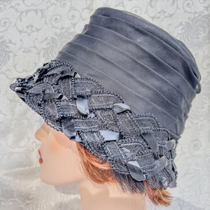 Ladies Antique Mod-Look Black Vintage Chiffon and Raffia Straw Bucket Cloche Hat c1960s Size 22, for Tea Parties, Mother’s Day