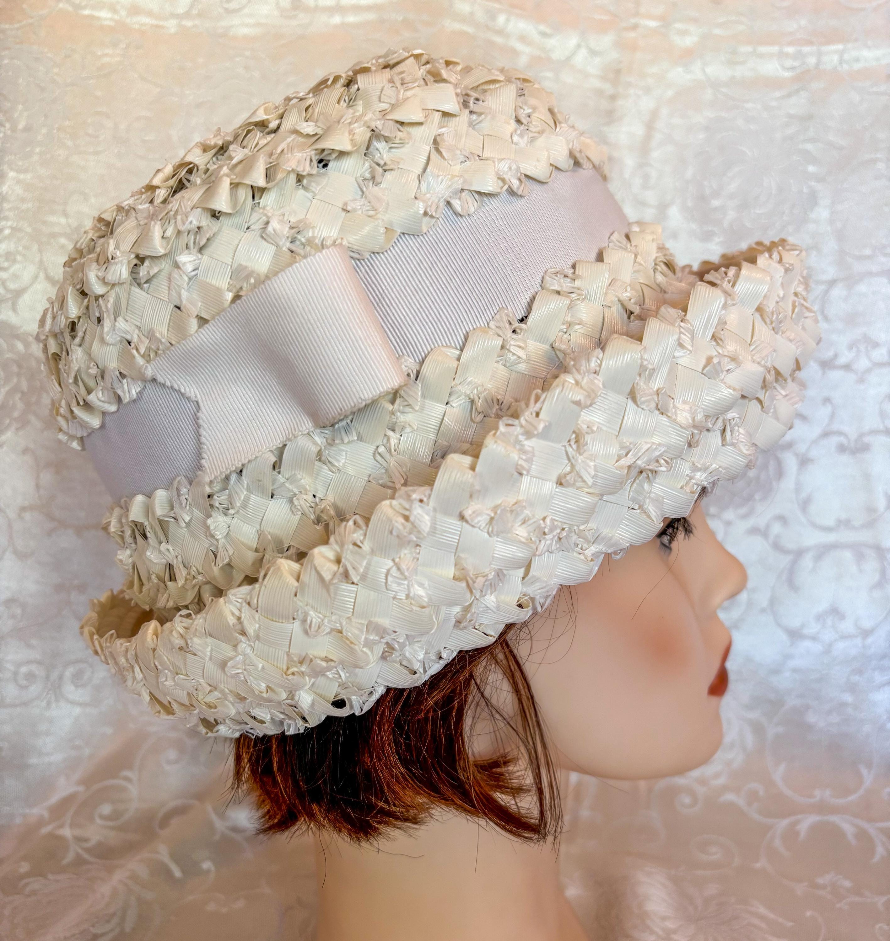 Vintage Union Made White Cloche 1960s Woven Easter Hat  display picture 1