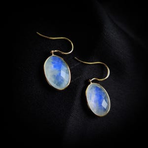 Natural Rainbow Moonstone Earrings, 14K Solid Yellow Gold Earrings, June Birthstone Earrings, Blue Moonstone Earrings, Moonstone Jewelry