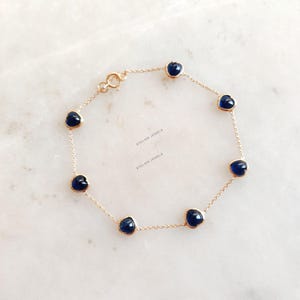 Natürliche blaue Saphir Herz Armband, 14K Solid Gold Saphir Armband, Zierliche Saphir Armband, September Birthstone, Valentinstag Geschenk