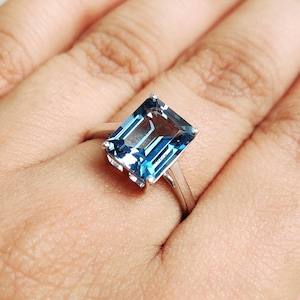 Natural London Blue Topaz Ring, 14K Solid White Gold Topaz Ring, December Birthstone Ring, Prong Ring, Christmas Present, Blue Topaz Jewelry