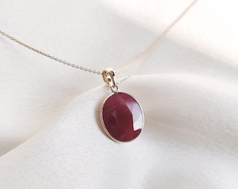 Natürlicher Rubin Lünette Anhänger, 14K Gelbgold, Juli Geburtsstein