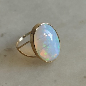 14K Gold Natürlicher Opal Ring, natürlicher äthiopischer Opal 14K Gelbgold Ring, Oktober Geburtsstein, Zierlicher Opal Ring, Weihnachtsgeschenk, Opal Schmuck