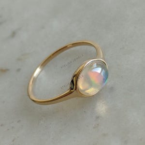 Natürlicher äthiopischer Opalring, 14K solider Gelbgold-Opalring, Oktober Geburtssteinring, Opalschmuck, Weihnachtsgeschenke, Verlobungsring