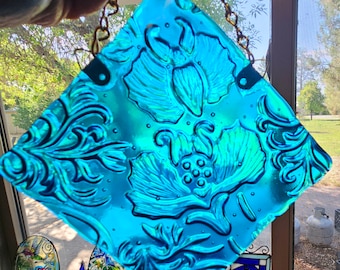 Blau gemustertes Glas Suncatcher, quadratische Glaskunst, geschmolzenes Glas, dekoratives Glas Suncatcher, Fensterkunst, klare blaue Glasfensterkunst